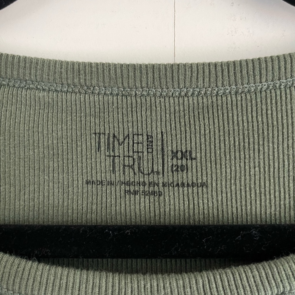 Tee - Picture 2 of 3